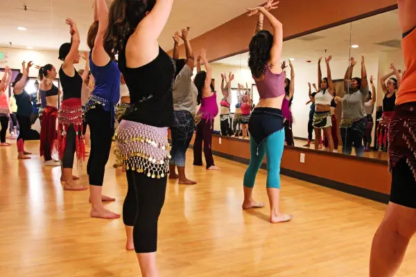 1. Ay Oryantal Kursu: Temeller ve Beden Farkındalığı